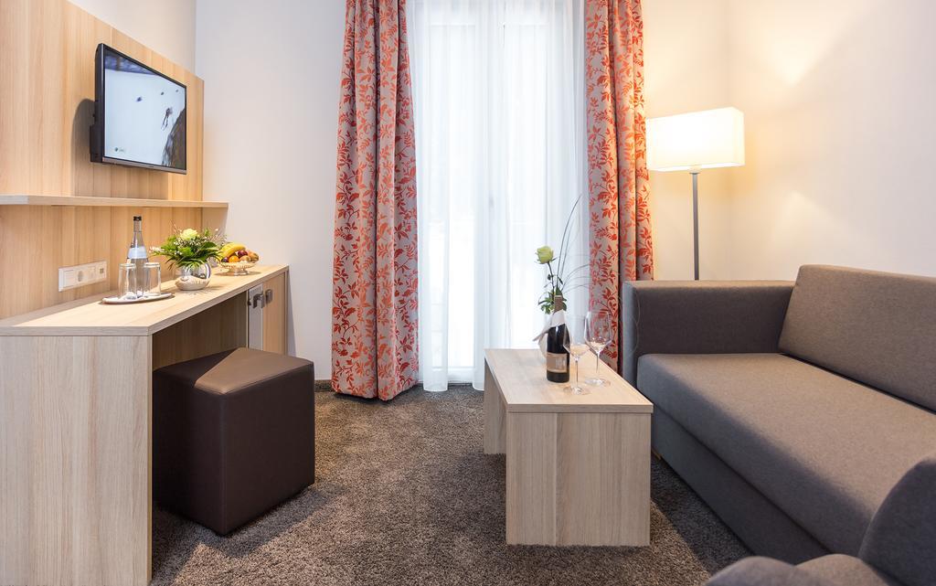 Hotel Pfaelzer Wald Bad Bergzabern Εξωτερικό φωτογραφία