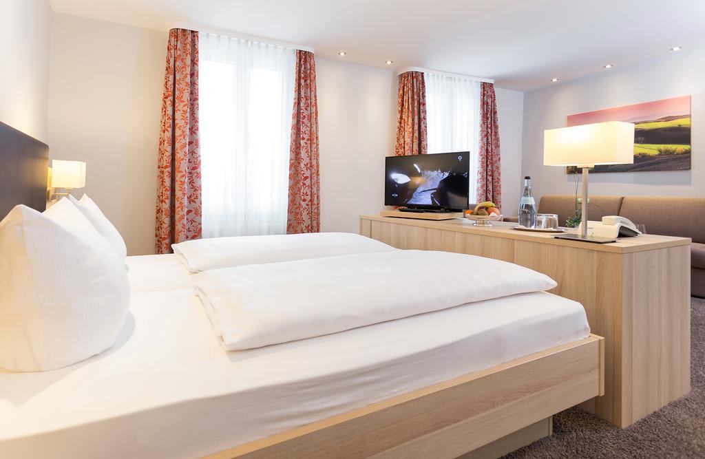 Hotel Pfaelzer Wald Bad Bergzabern Εξωτερικό φωτογραφία