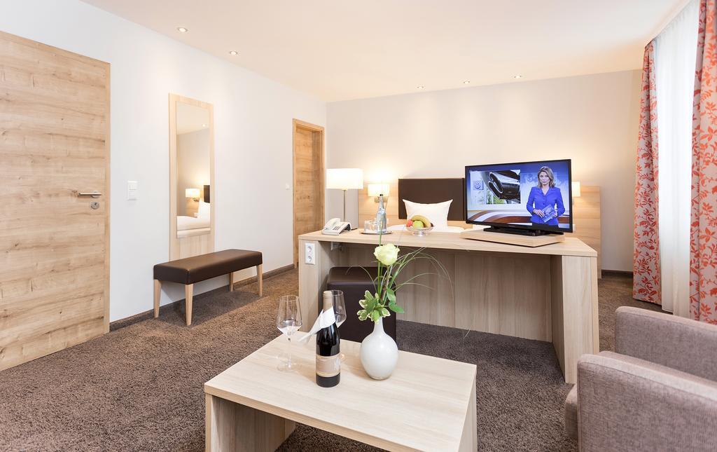 Hotel Pfaelzer Wald Bad Bergzabern Εξωτερικό φωτογραφία