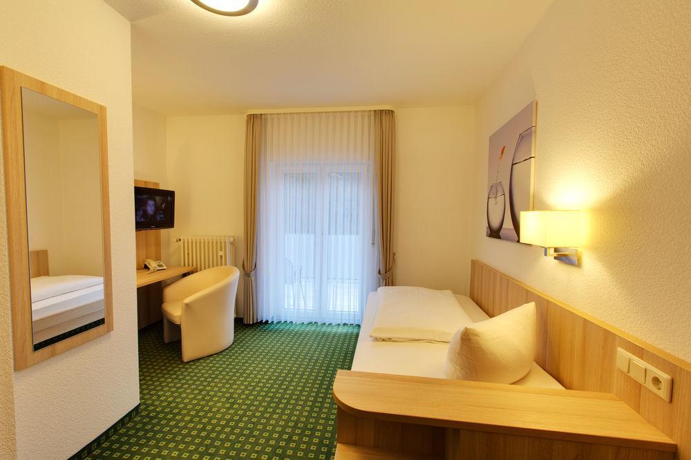 Hotel Pfaelzer Wald Bad Bergzabern Εξωτερικό φωτογραφία