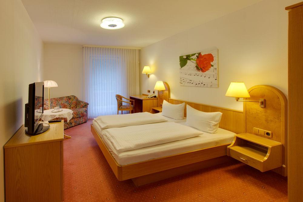 Hotel Pfaelzer Wald Bad Bergzabern Εξωτερικό φωτογραφία