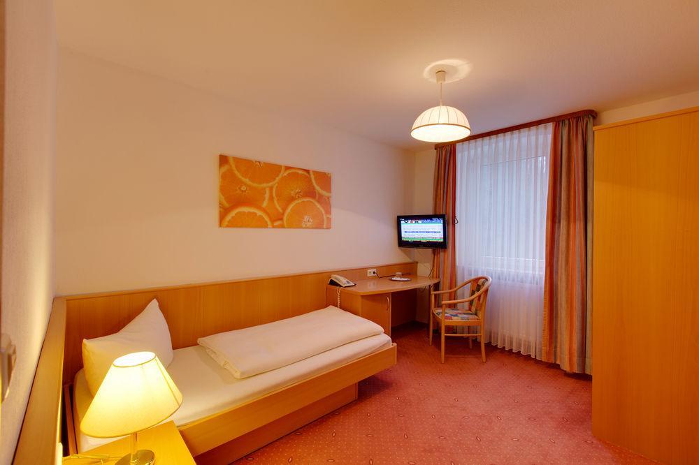 Hotel Pfaelzer Wald Bad Bergzabern Εξωτερικό φωτογραφία