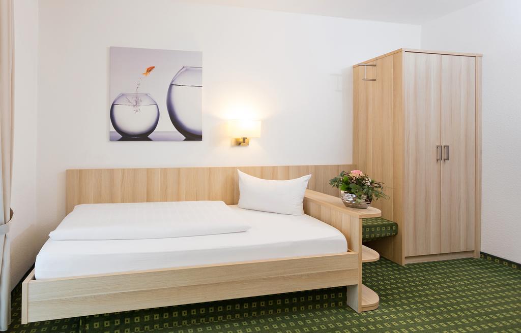 Hotel Pfaelzer Wald Bad Bergzabern Εξωτερικό φωτογραφία