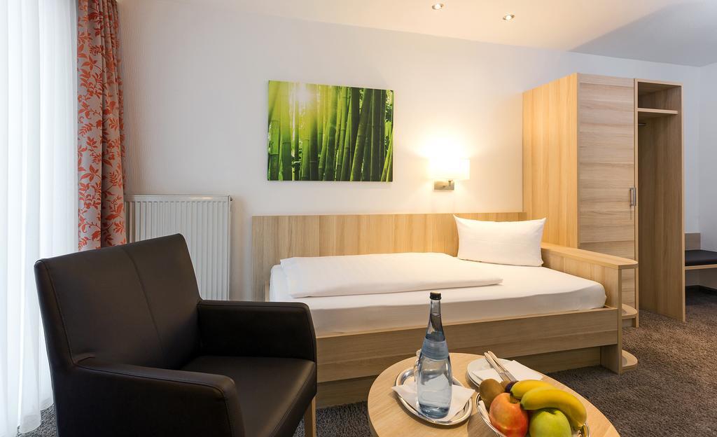 Hotel Pfaelzer Wald Bad Bergzabern Εξωτερικό φωτογραφία