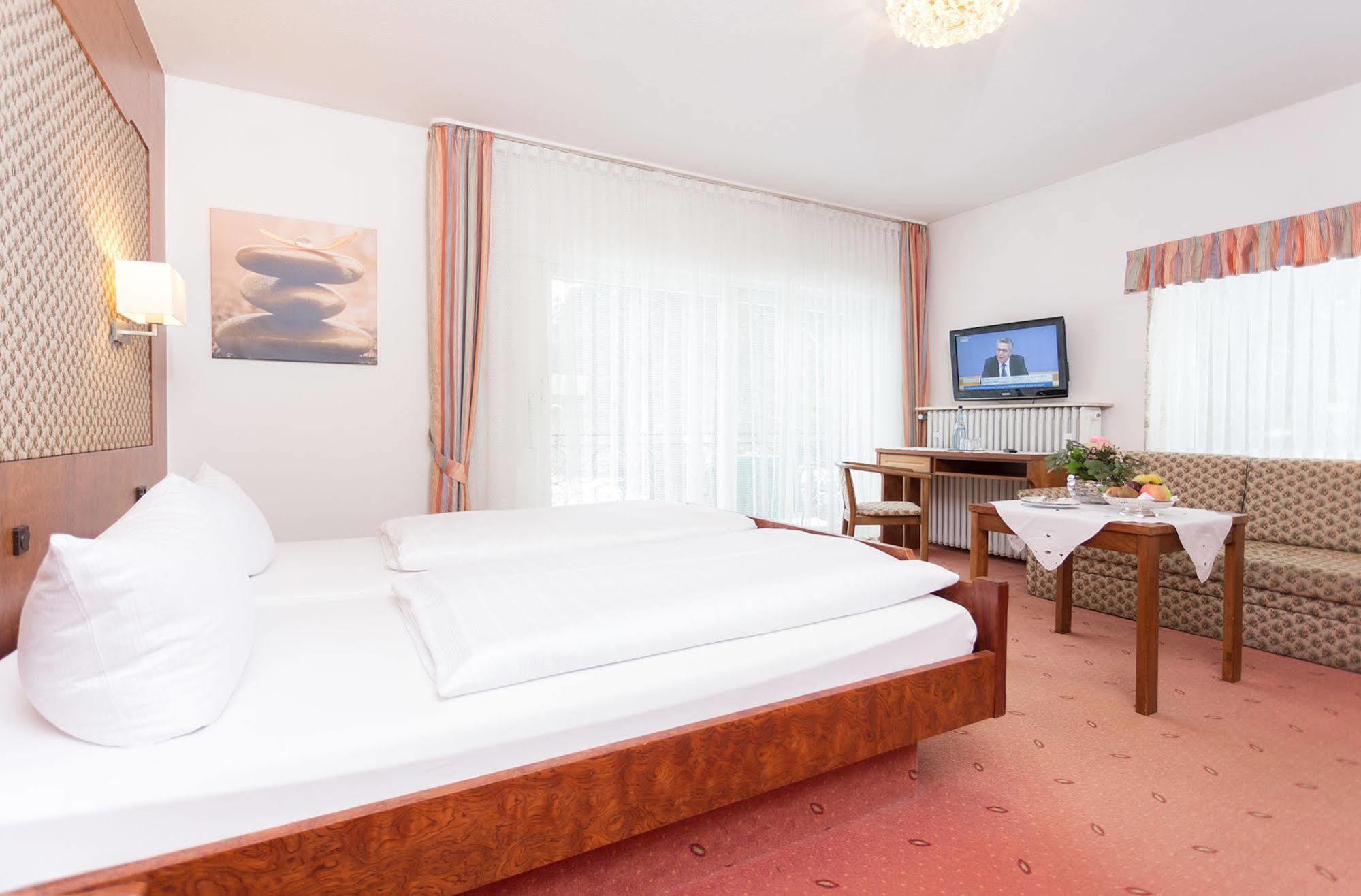 Hotel Pfaelzer Wald Bad Bergzabern Εξωτερικό φωτογραφία