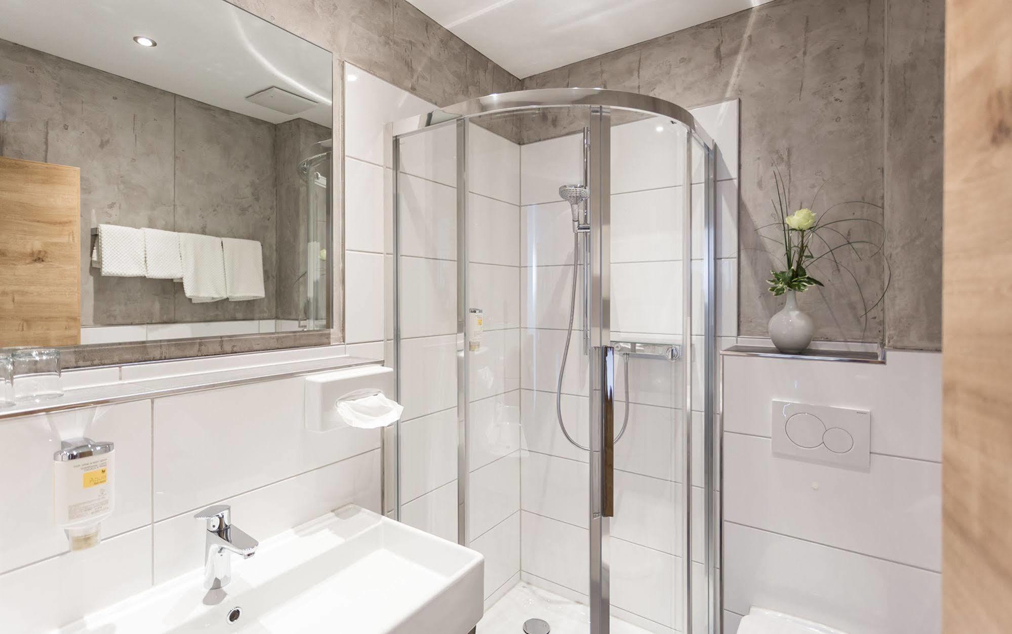 Hotel Pfaelzer Wald Bad Bergzabern Εξωτερικό φωτογραφία