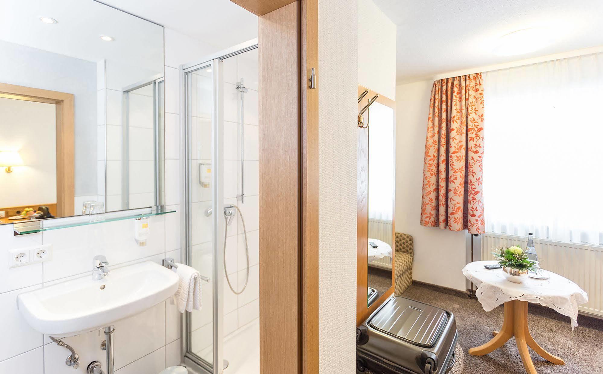 Hotel Pfaelzer Wald Bad Bergzabern Εξωτερικό φωτογραφία
