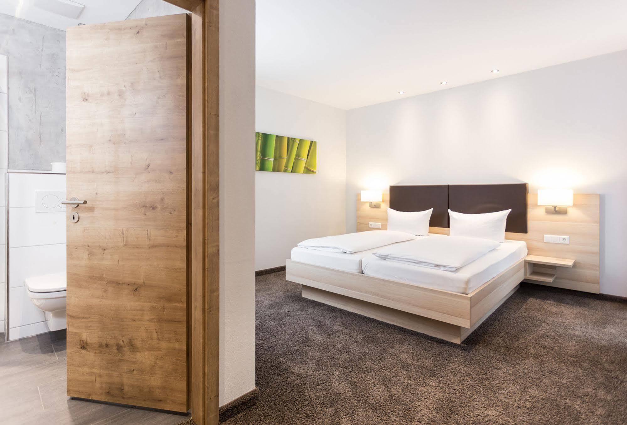 Hotel Pfaelzer Wald Bad Bergzabern Εξωτερικό φωτογραφία