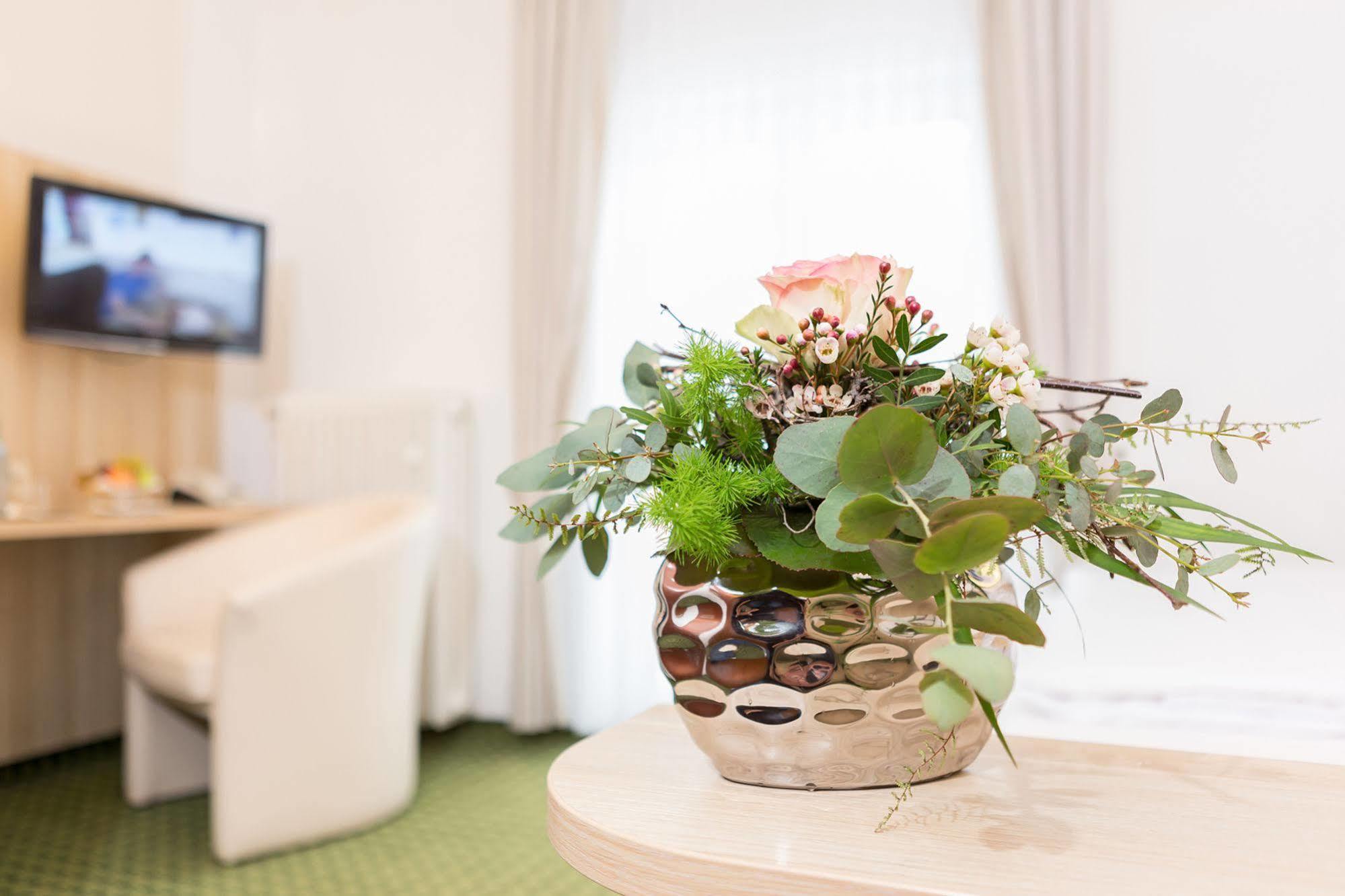 Hotel Pfaelzer Wald Bad Bergzabern Εξωτερικό φωτογραφία