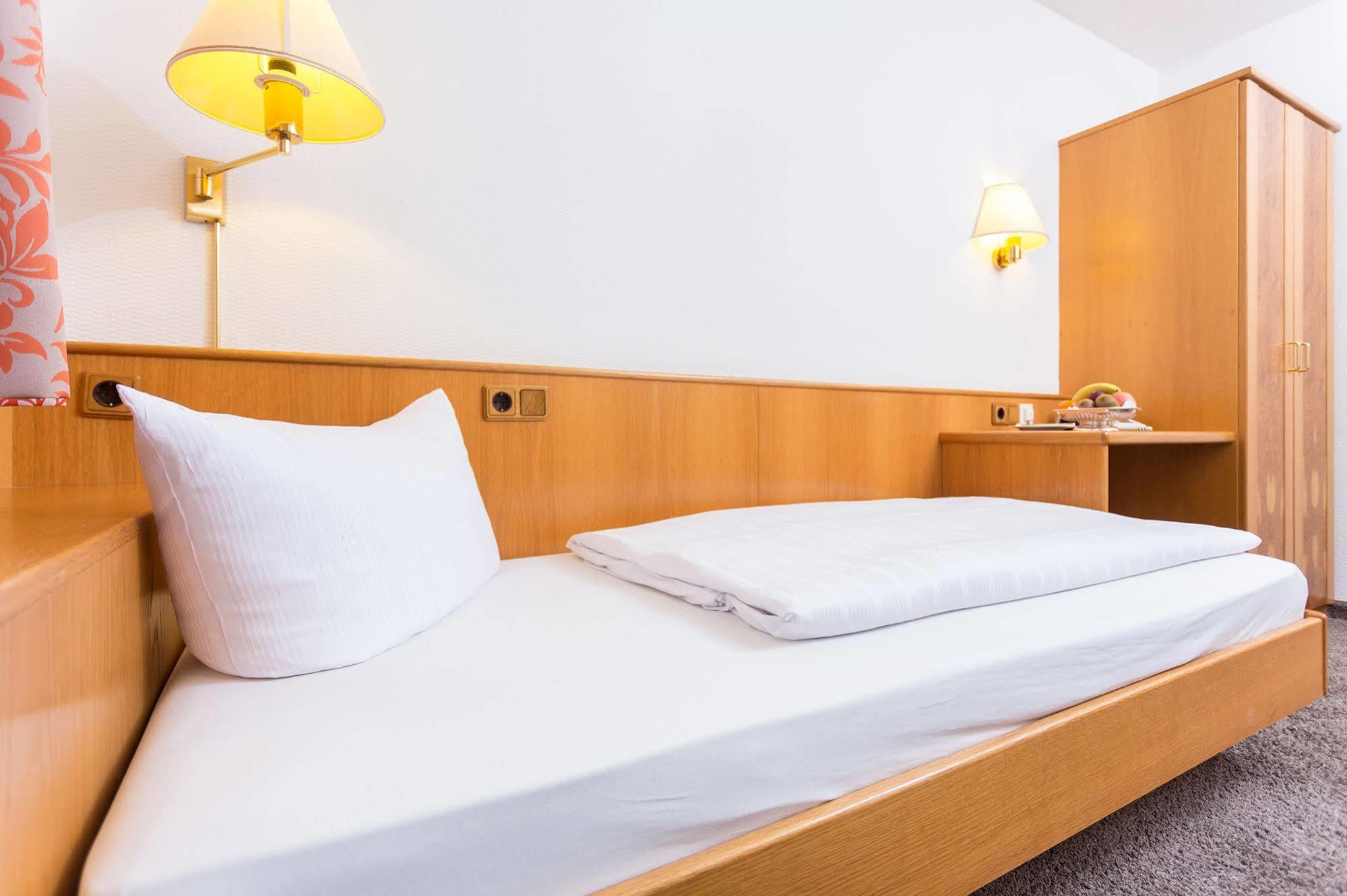 Hotel Pfaelzer Wald Bad Bergzabern Εξωτερικό φωτογραφία