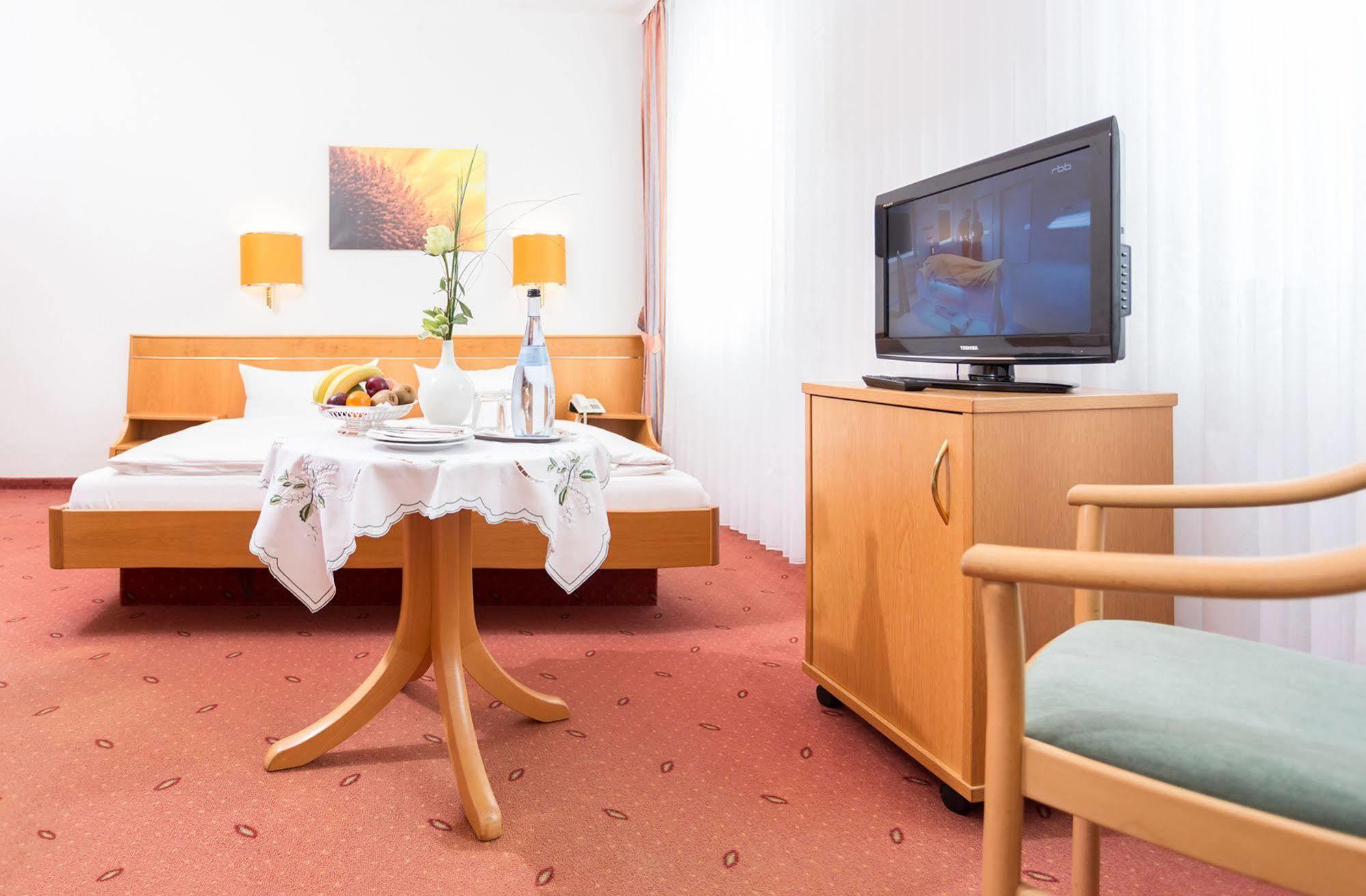 Hotel Pfaelzer Wald Bad Bergzabern Εξωτερικό φωτογραφία